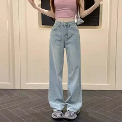Jeans mit weitem Bein und aufgestickter rosa Schleife
