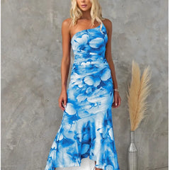 Langes Kleid mit Plissierung am Saum