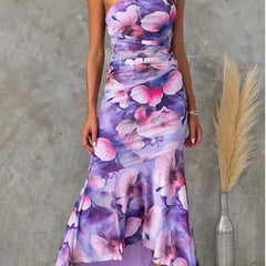 Langes Kleid mit Plissierung am Saum