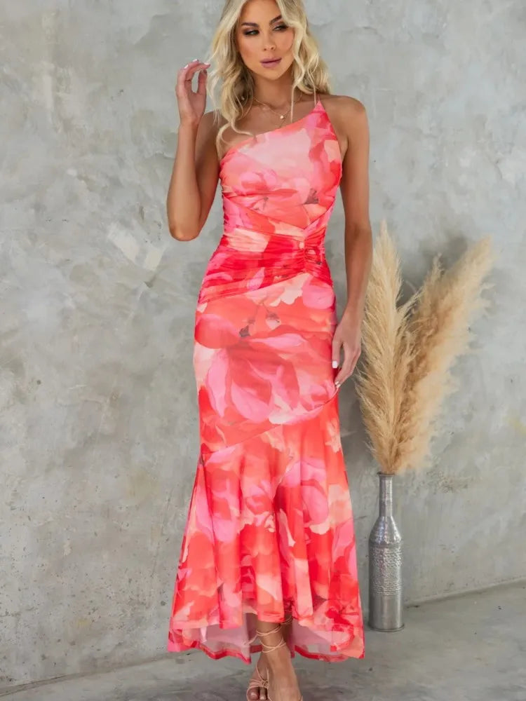 Langes Kleid mit Plissierung am Saum