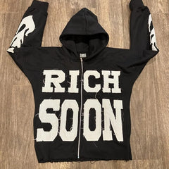 KAPUZENPULLI „RICH SOON“