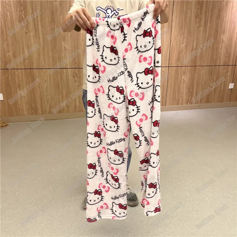 Lockerer Pyjama mit Hello Kitty-Motiv 