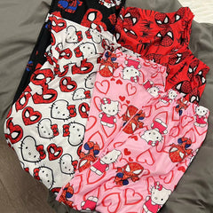 Lockerer Pyjama mit Hello Kitty-Motiv 